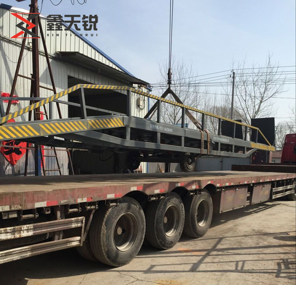 成都移动式登车桥装车发货